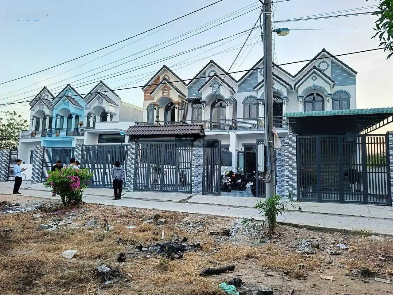 Nhà mới 1 tỷ150 triệu/căn, không phát sinh, liền kề Thành phố Biên Hoà Sau cây xăng Bình hoà 10m