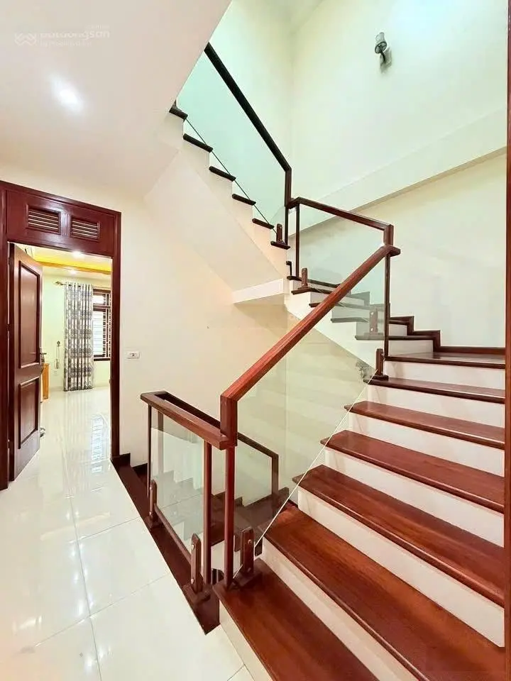 Nhà mặt đường Trực Cát - Lê Chân, 92m2, 3 tầng độc lập, Giá 7.8 tỉ , vị trí bán hàng đẹp