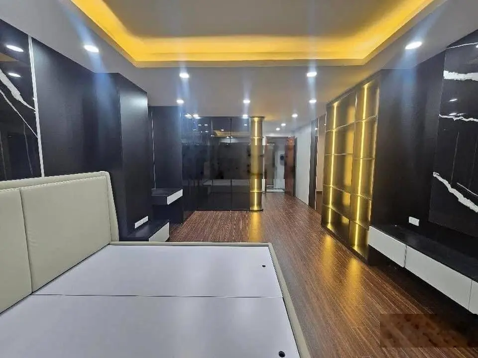 Bán nhà Cổ Linh - Thạch Bàn, 50m2 xây mới 7 tầng gara thang máy chỉ 10 tỷ