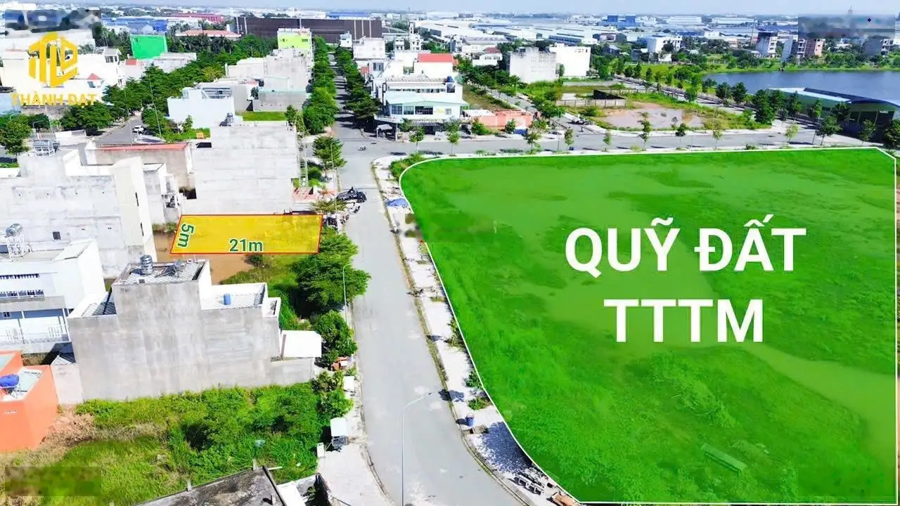 Bán đất 105m2 đối diện trực tiếp TT thương mại giá chỉ 2 tỷ 1xx