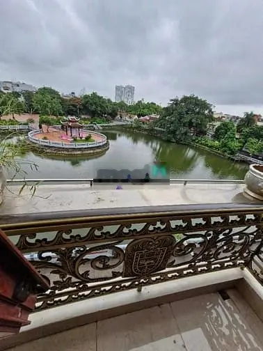 Bán nhà 46m x 5t ngọc thuỵ. view hồ, oto tránh vỉa hè, kinh doanh giá