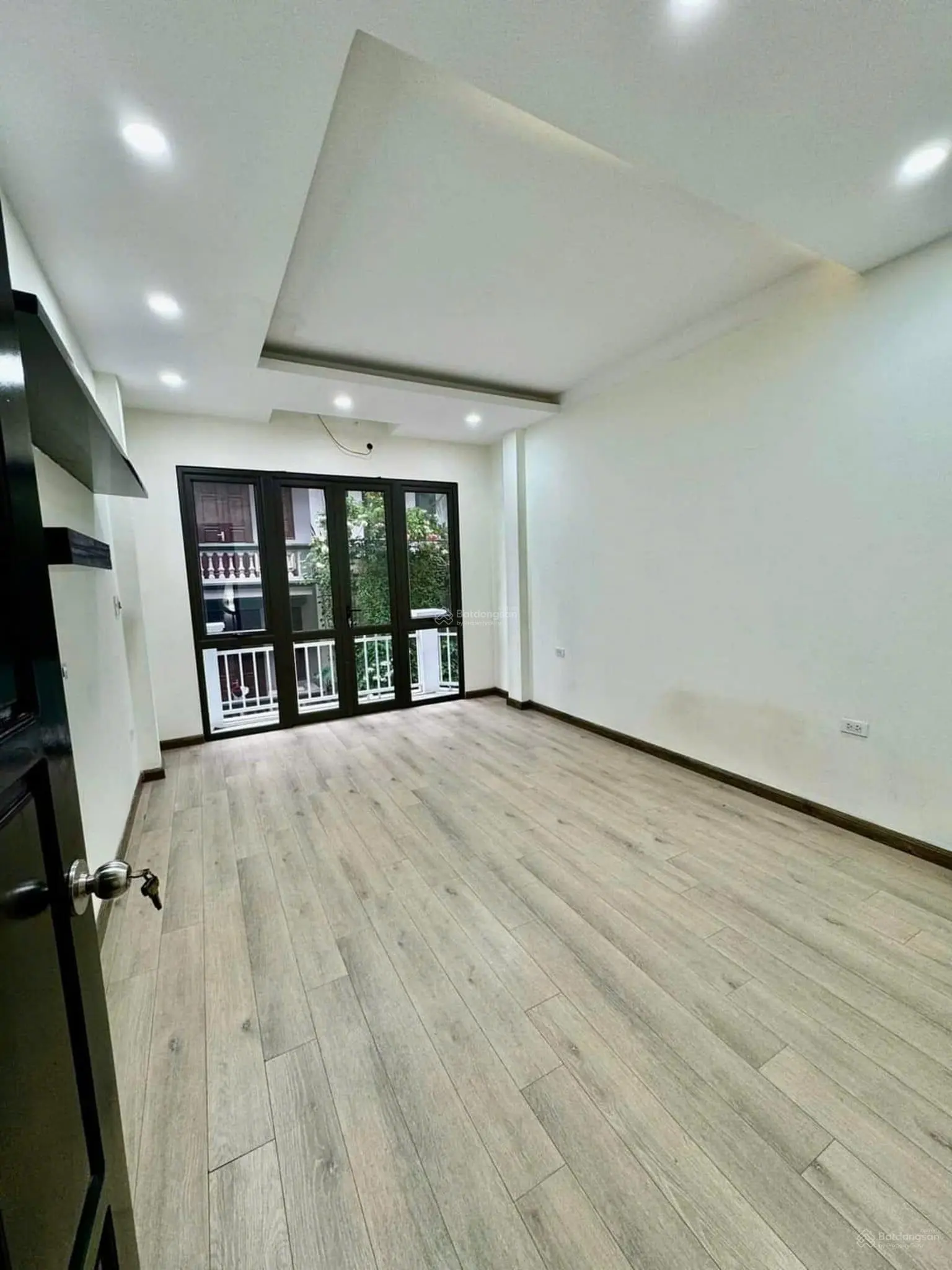 Bán nhà An Dương, Tây Hồ, 7,1 tỷ, 32 m2, 5 tầng, ngõ thông, rộng gần trường, chợ , 200m ra phố Cổ