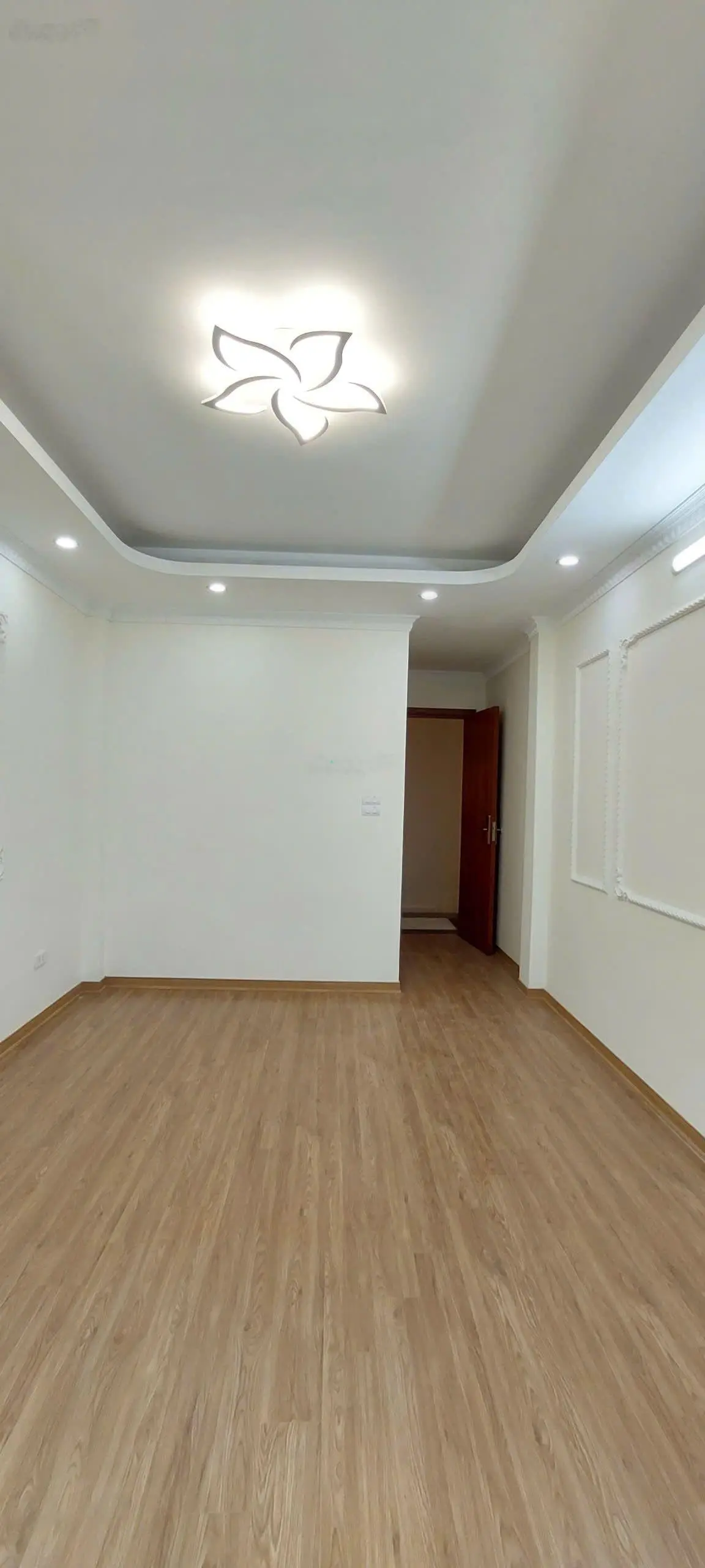 Nhà đẹp, đón tết giá rẻ 30m2 xây mới 5 tầng, gần đường ô tô tại ngõ 297 Phúc Lợi, Long Biên, Hà Nội