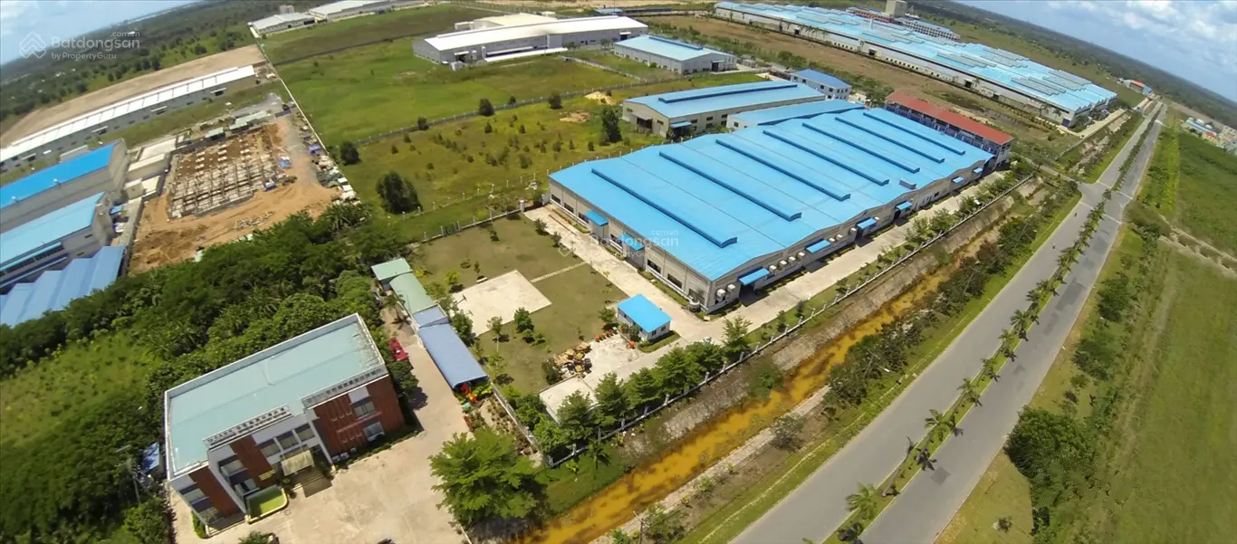 Bán gấp 62.000 m2 đất trong khu công nghiệp Long Giang 3.000.000 VND/m2