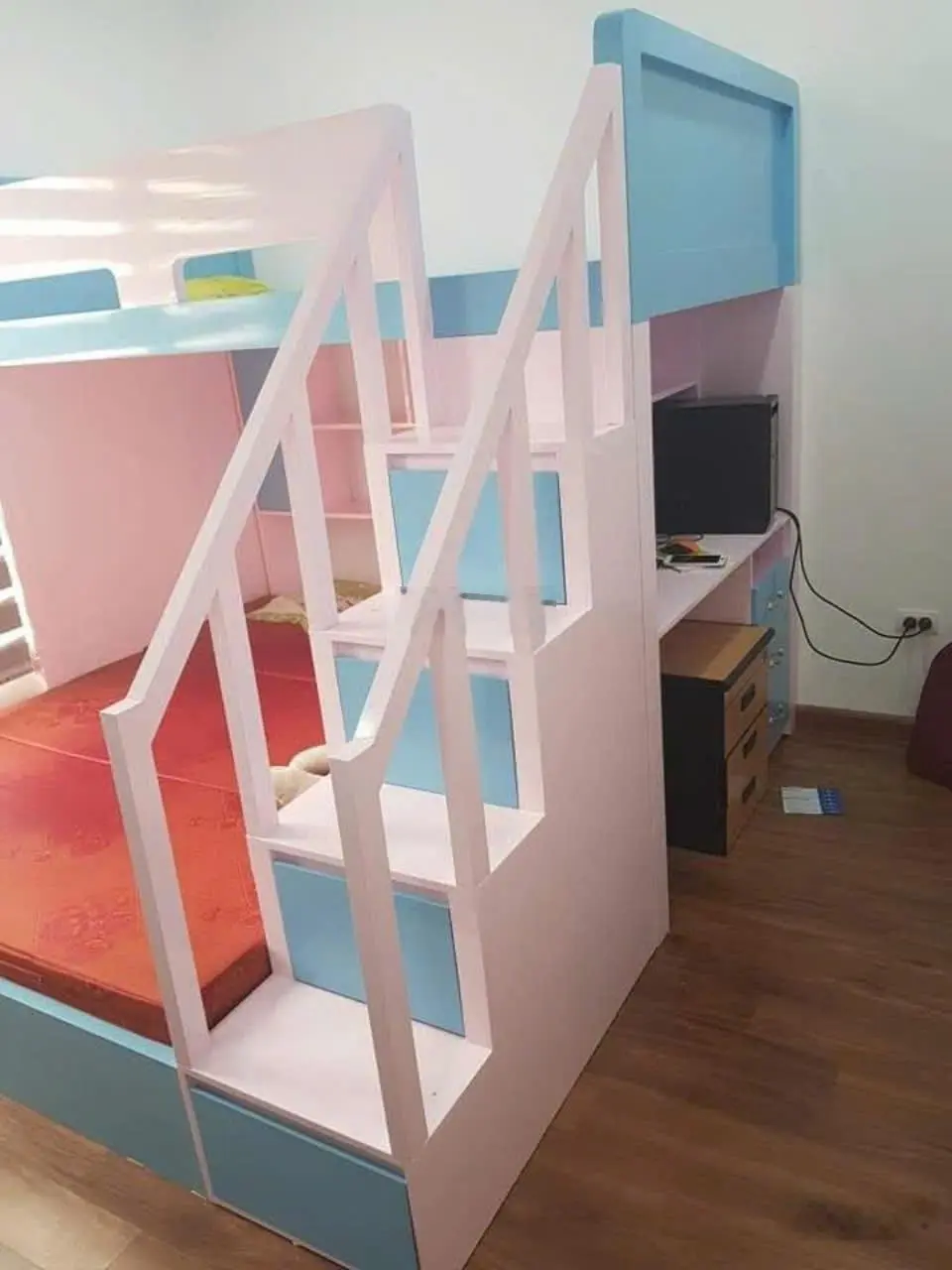 Chính chủ cần bán căn hộ 70m2 thông thuỷ 2 ngủ, 2 vệ sinh toà Samsora, nội thất theo thiết kế đẹp