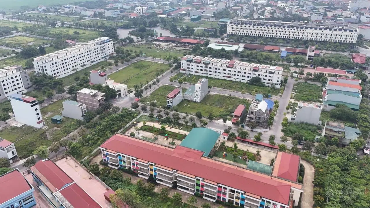 Chính chủ cần bán lô đất view khuân viên cây xanh trường học tại dự án kđt vườn sen - đồng kỵ