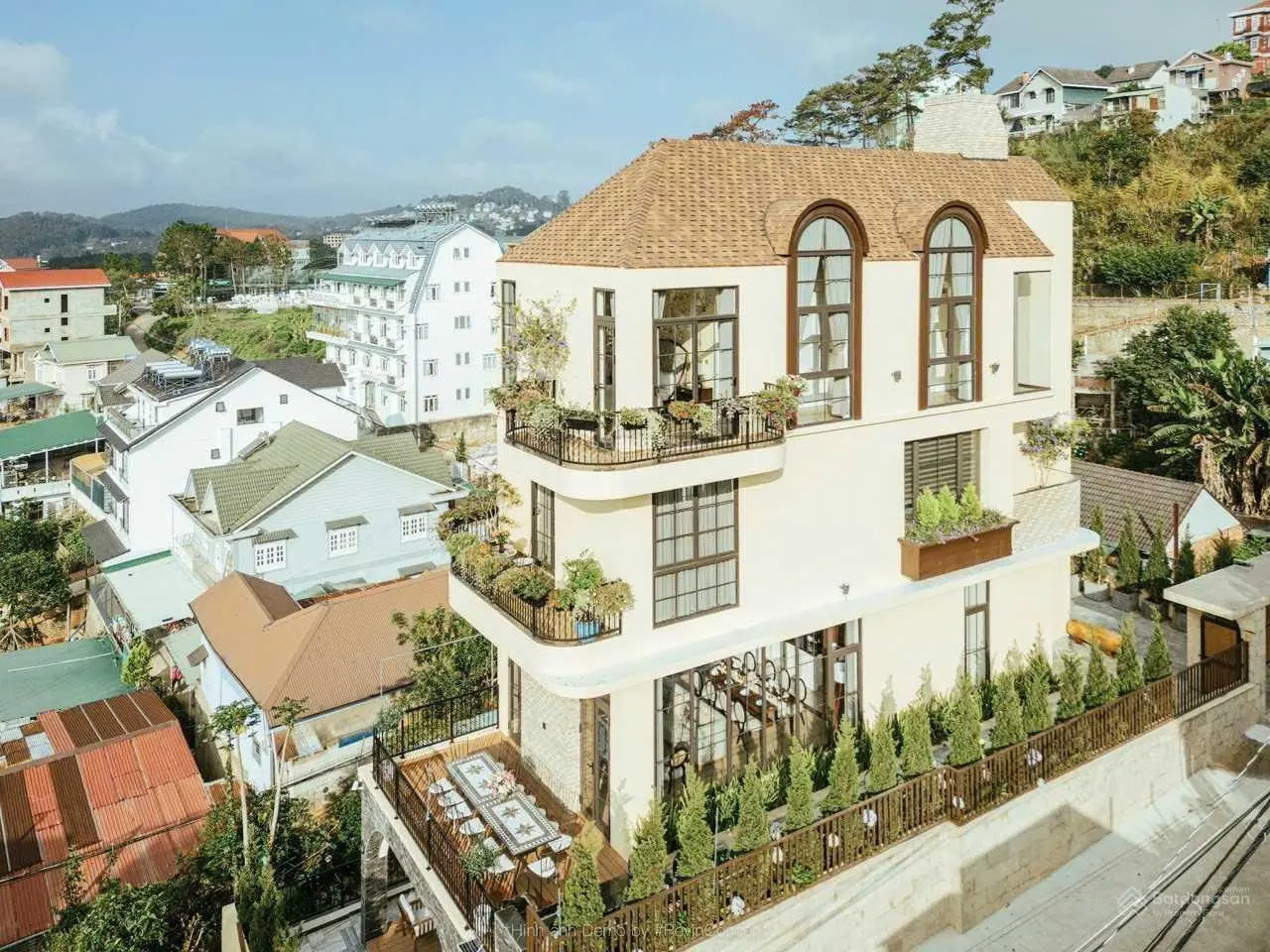 Bán villa view siêu đẹp Khe Sanh - ngay trung tâm thành phố - 220m2