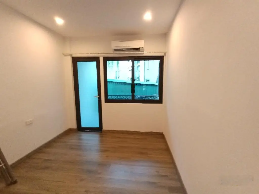 Bán nhà Minh Khai 30m2 nhà đẹp, mặt ngõ kinh doanh