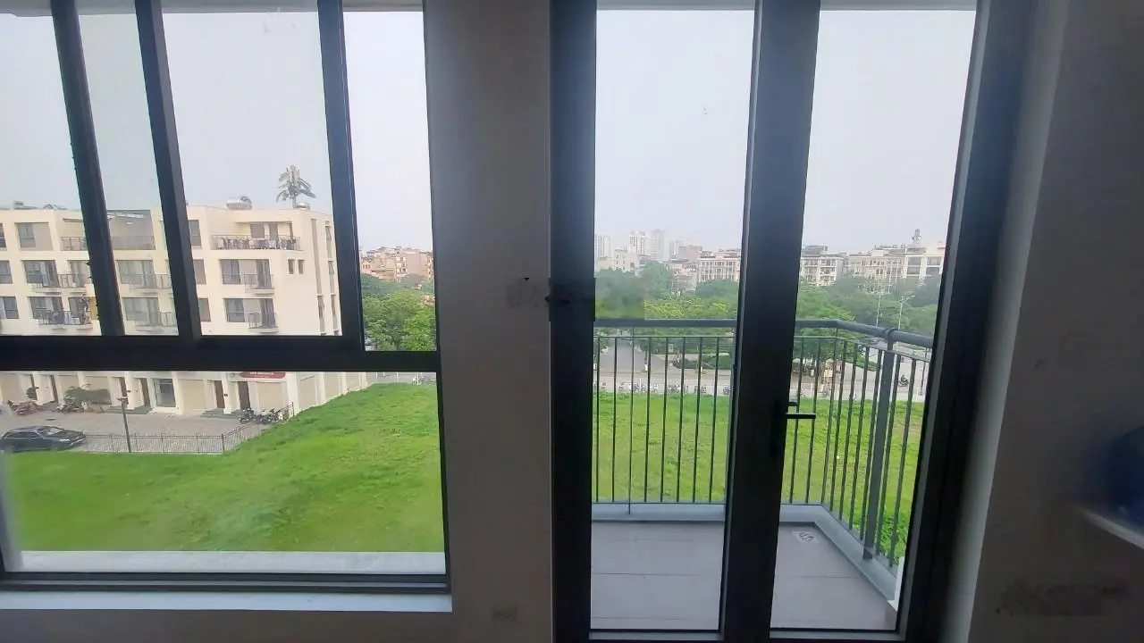 Bán căn shophouse view công viên - 2 mặt thoáng - để được nhiều xe ô tô tại KĐT The Manor