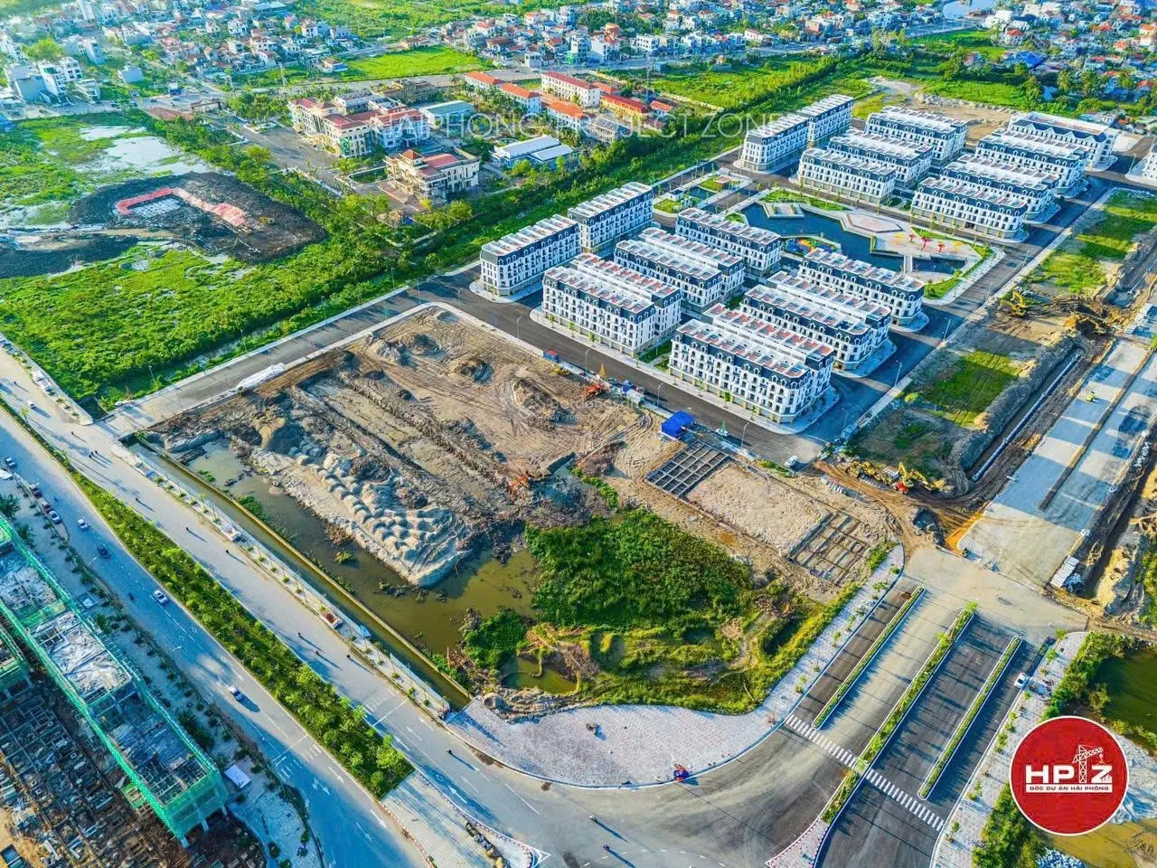 Chính Chủ Bán căn LK2 77m2, giá 11.2 tỷ - đối diện Trung Tâm Hành Chính, đường rộng: 26m