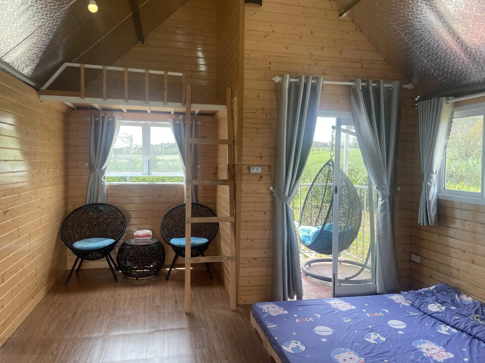 Chính chủ đang cần tiền nên bán gấp căn nhà vườn cùng 1 bungalow, đang cho thuê homestay