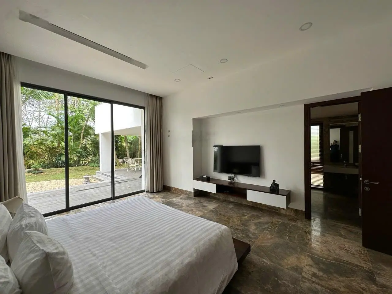 Biệt thự Flamingo Đại Lải 352m2, 3 PN, vị trí trung tâm ngay cạnh tòa Forest in the Sky