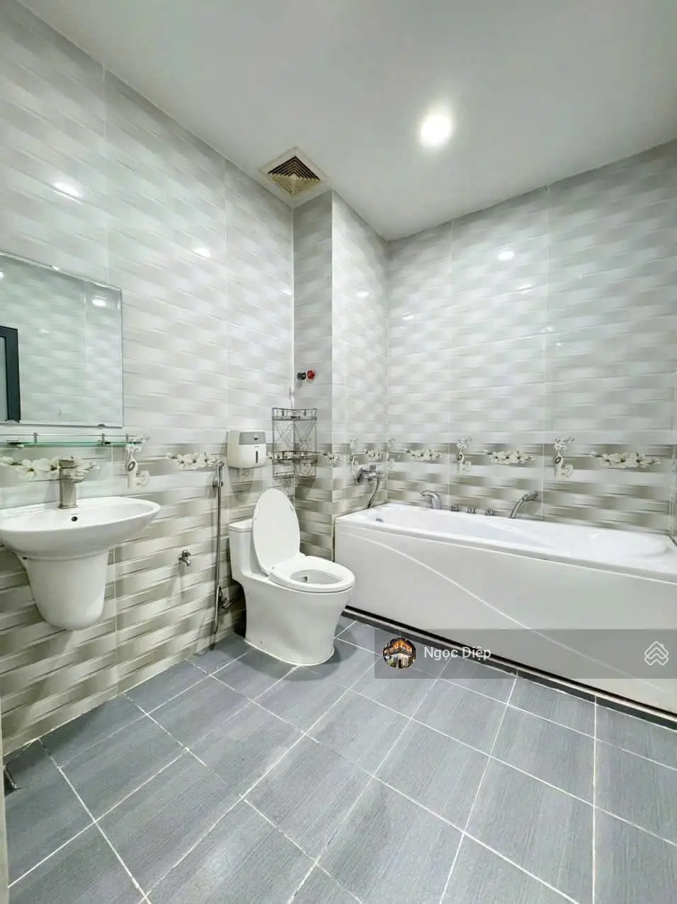 Thanh lý nhà đẹp tại Nguyễn Tri Phương, 80m2, 3PN, 3WC, SHR