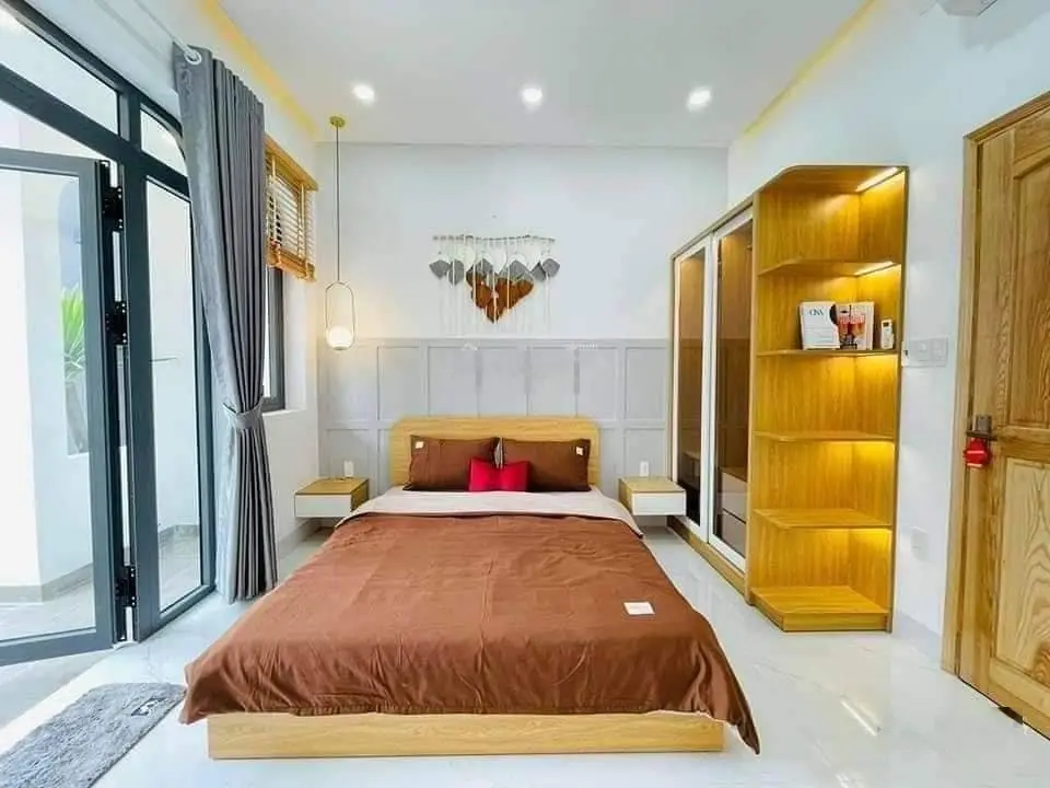 Nhà đẹp giá ngộp Bình Chánh phù hợp kinh doanh (100m2), đúc 1 trệt 1 lầu SHR