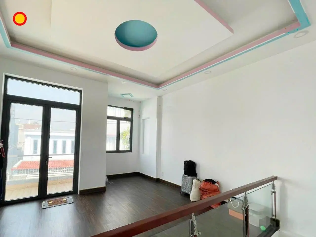 Nhà đẹp ở ngay, 2 tầng, DT: 140m2, 4 PN, ngang 7.5m, sân đậu ôtô, Tam Phú, Thủ Đức, Giá 7. X tỷ