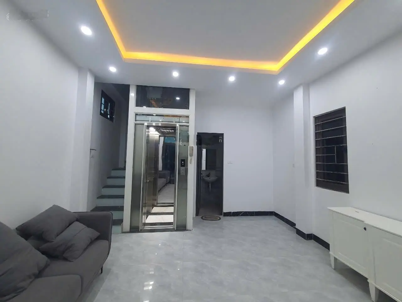 Hiếm 8tỷ8 5tầng thang máy 50m2 thông sàn 3 ngủ full nội thất ô tô vào nhà Quang Trung - Hà Đông