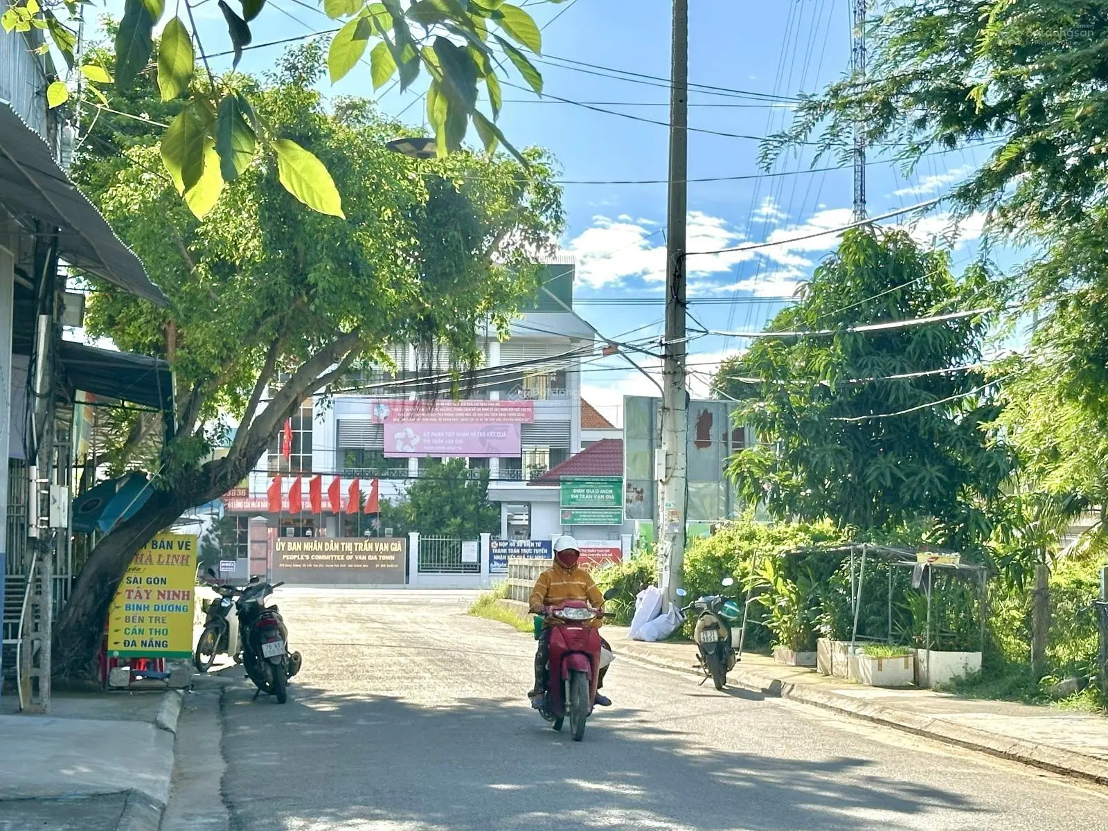 BĐS tạo dòng tiền, cần bán. Dãy trọ 5 phòng, trung tâm TT Vạn Giã