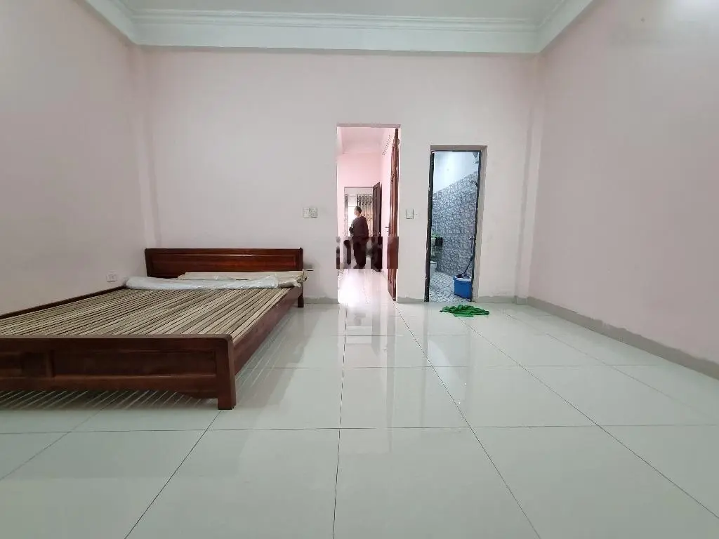 Bán nhà mặt phố Bát Khối - vỉa hè rộng - kinh doanh đỉnh. DT: 78m2, 4 T, MT: 5m. Giá: 16,8 tỷ TL