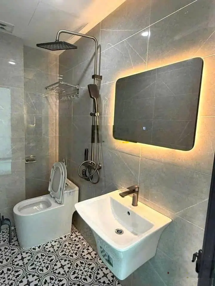 Bán nhà 32,5 m2, 4PN, 4WC, xây 4t pháp lý sổ đỏ chuẩn Quốc lộ 6 đi vào ô tô tải qua ngõ thông