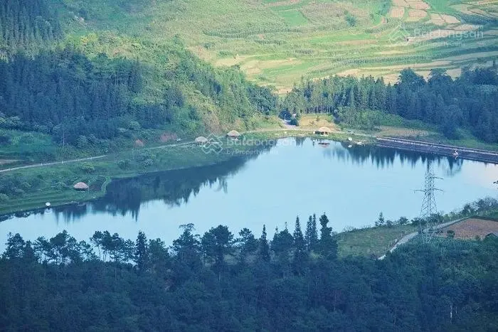 Bán đất du lịch Cao Nguyên đá Hà Giang 4000m2, mặt đường, bám hồ 100m