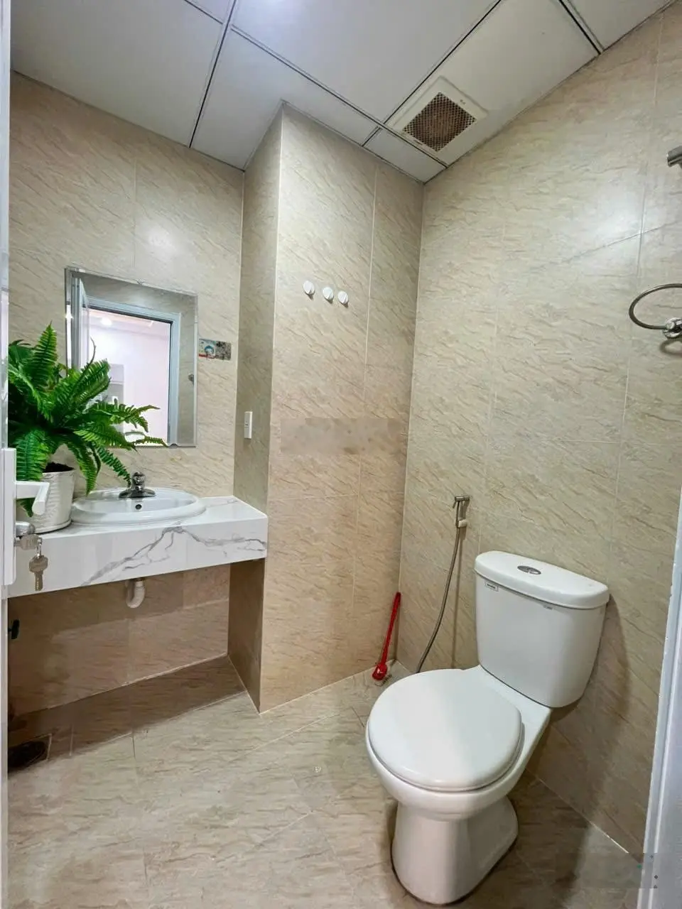 Bán căn 30 kế bên căn góc. Full nội thất 59m2. View biển. Giá bán 1.950 tỷ. Lh 0931 354 ***