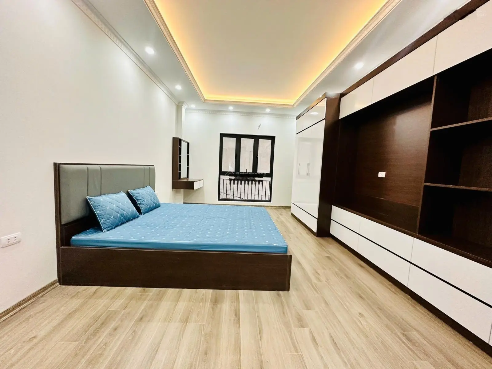 Nhà mới, lô góc, 41m2 x 5 tầng, view cực chill, Phường Đức Thắng - 30m ô tô tránh - giá: 6.8 tỷ