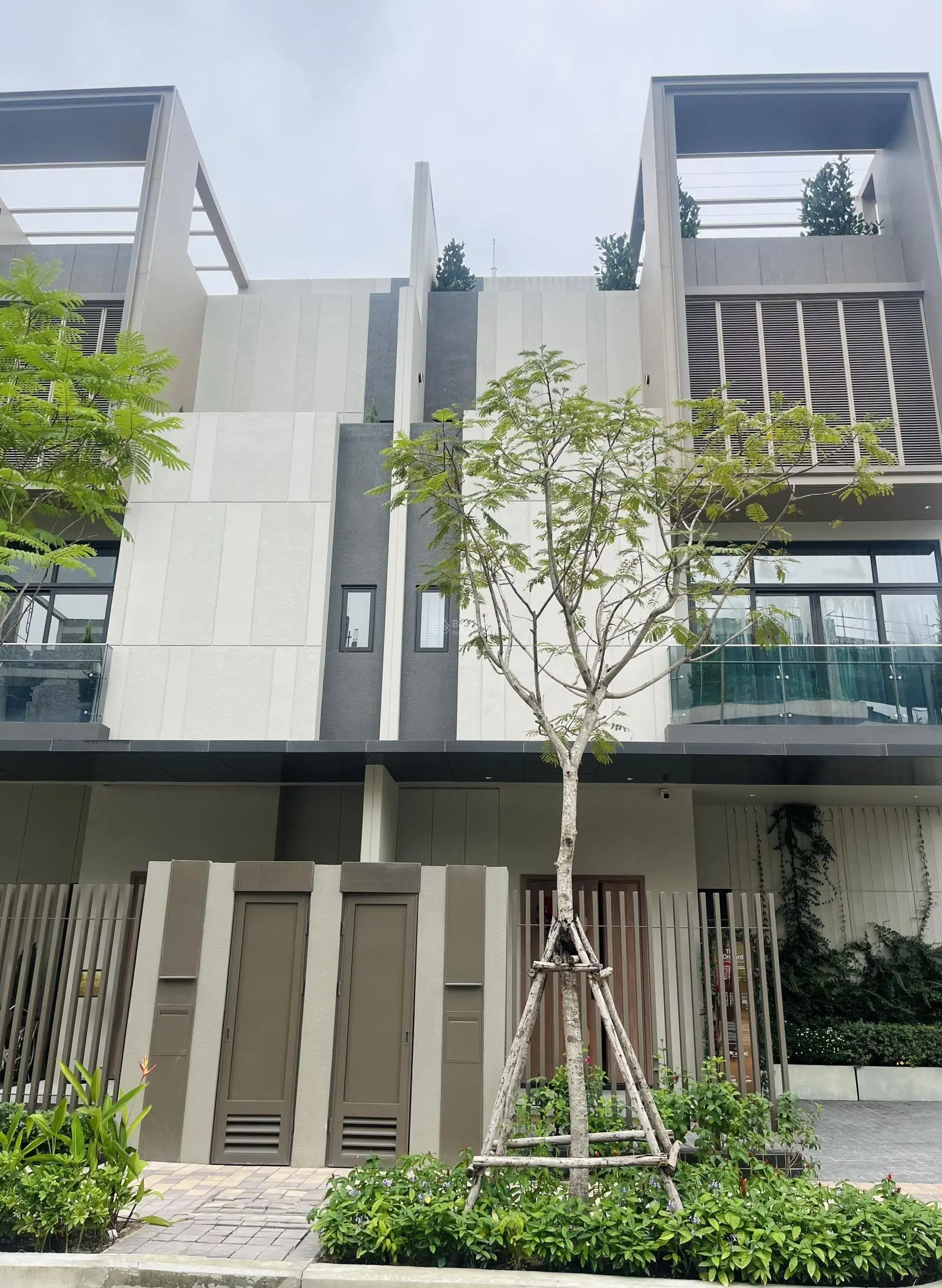 Biệt thự song lập trong khu compound vip nhất Bình Dương, view hồ công viên, 20% nhận nhà ngay