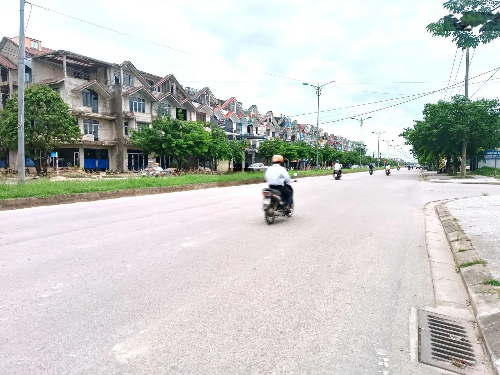 Bán nhà 3 tầng kđt Green City vị trí vừa ở vừa kinh doanh