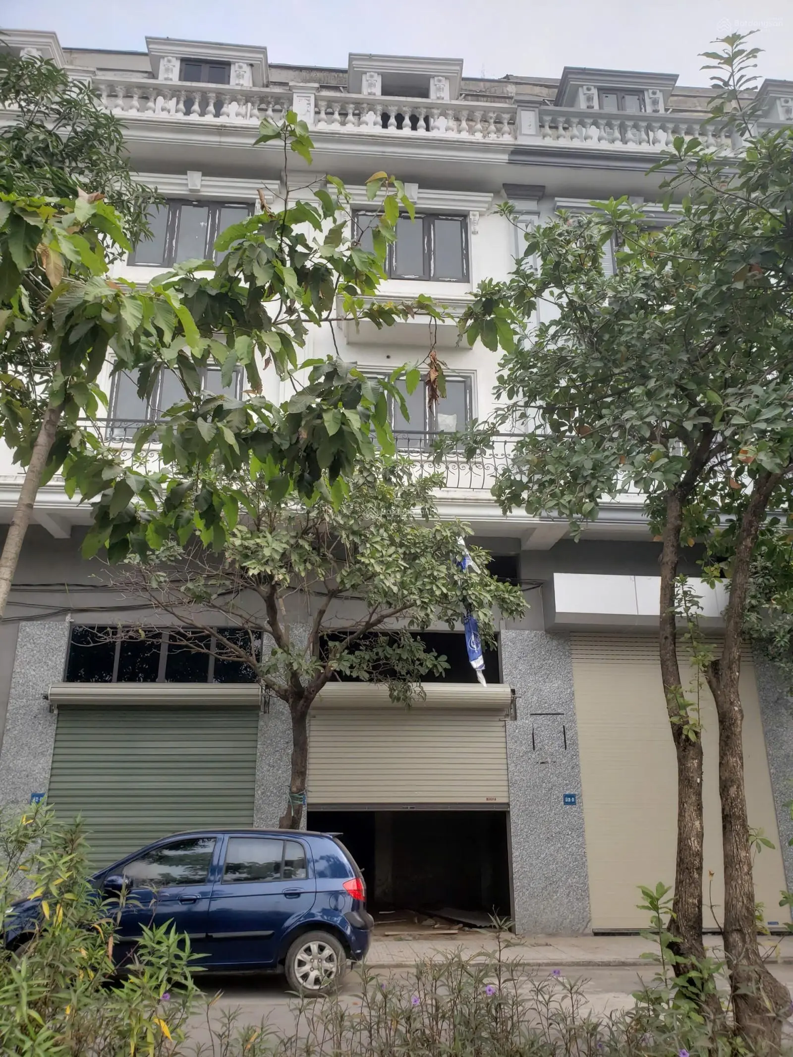 Hàng hiếm shophouse chợ Liên Phương, hai thoáng, mặt đường siêu to, 50m2x5t, 3 tỷ có thương lượng