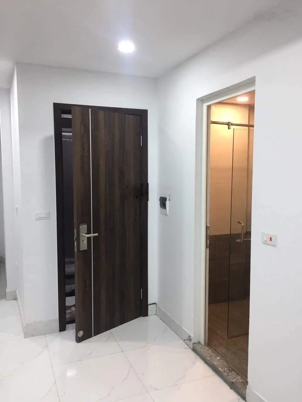 Bán nhà chính chủ phố Nguyễn Đình Thi Thuỵ Khuê Tây Hồ 50m2 7 tầng thang máy view hồ ô tô vài bước