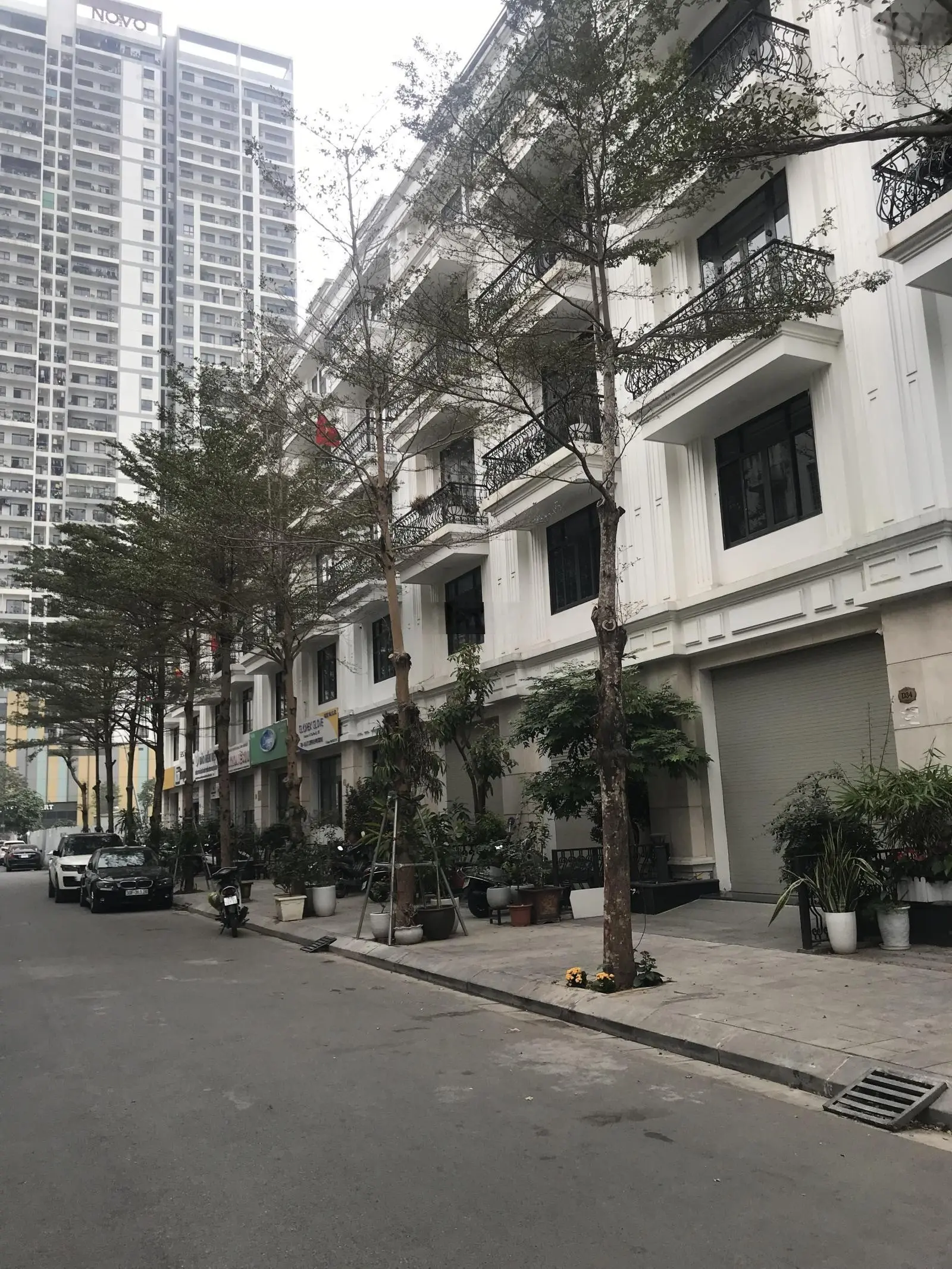 Giá Ngon -39 Tỷ- Liền kề shophouse 101M2 - Mặt phố Xuân La,Tây Hồ - 5 Tầng - KD - TM - 2 Thoáng .