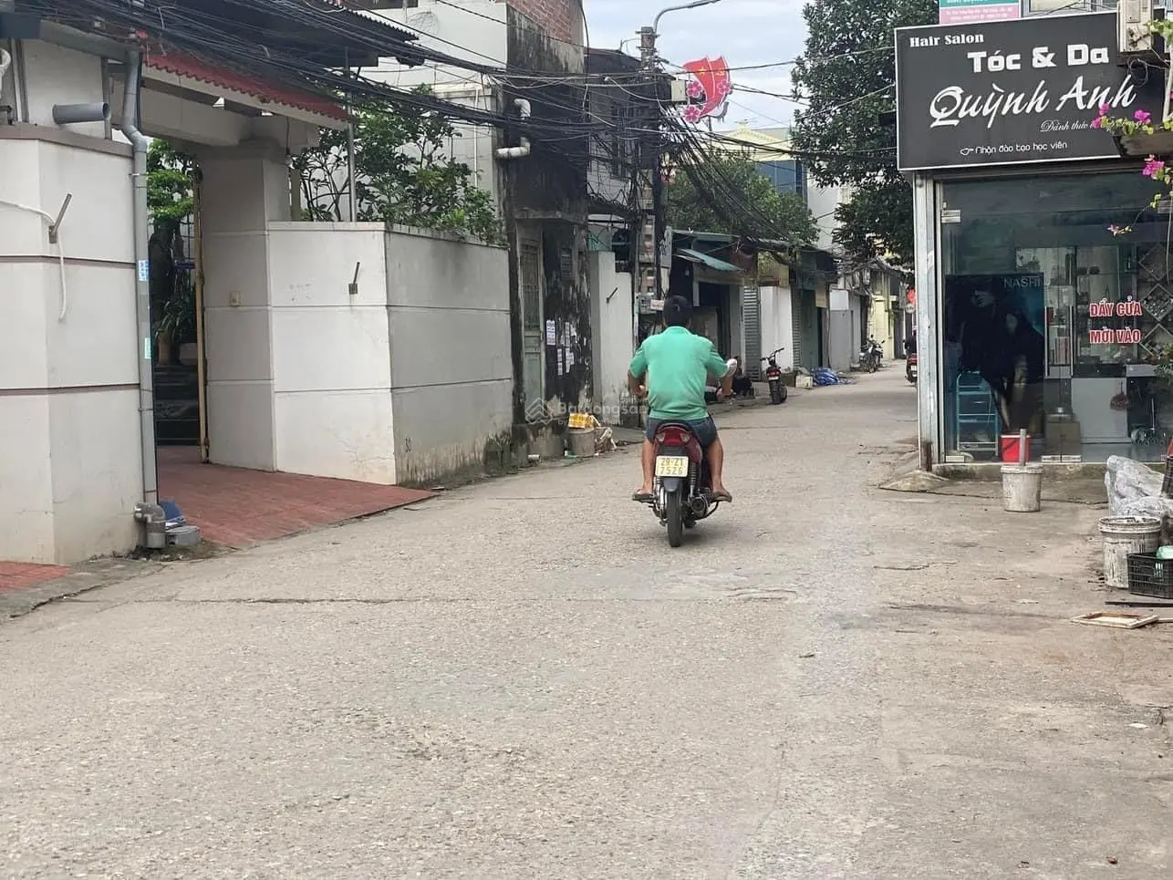 Bán đất việt hùng tặng tường bao xung quanh vuông vắn dt 48m2 giá hơn 2 tỷ