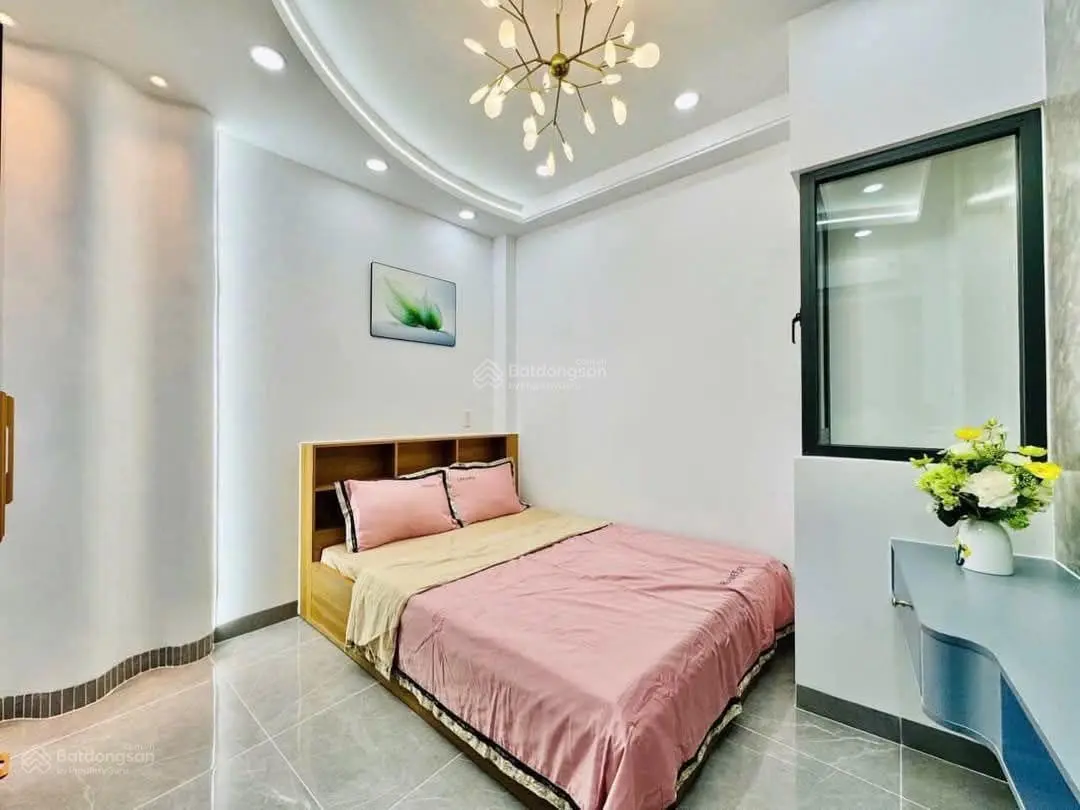 Cận Tết bán nhà! Nguyễn Trọng Tuyển, Phú Nhuận, 49m2, 2tỷ820, tặng nội thất, hẻm 1/ thông