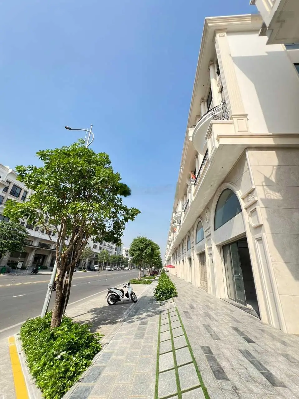 Shophouse mặt tiền Đinh Thị Thi 38 tỷ, căn duy nhất phía có hầm, thuận tiện kinh doanh bậc nhất VP