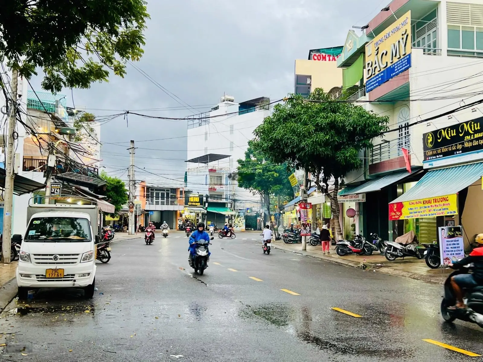 Bán nhà 3 tầng đường Dã Tượng gần chợ Bình Tân, kinh doanh đỉnh, tạo dòng tiền chỉ 83tr/m2