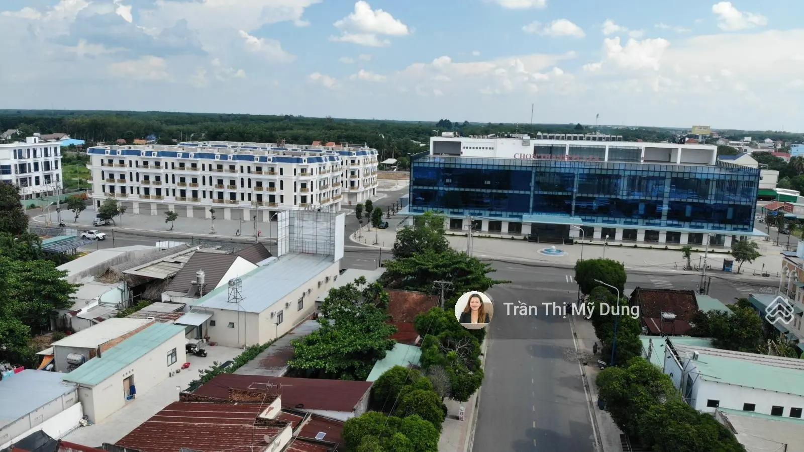 Bán lô ngay khu dân cư nhà phố liền kề , kế bên Trung tâm thương mại Chơn Thành, bình Phước