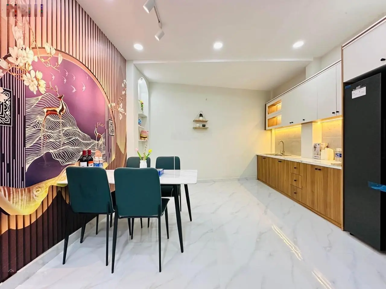 Bán nhanh nhà Thích Quảng Đức - P4 - Phú Nhuận. 61,8m2 cho thuê 22 triệu. Gần chợ