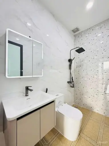 Bán nhà riêng tại Hoàng Sa, 4,3 tỷ, 44m2, 3PN + 3WC, giá siêu hời Gọi ngay 0374926201