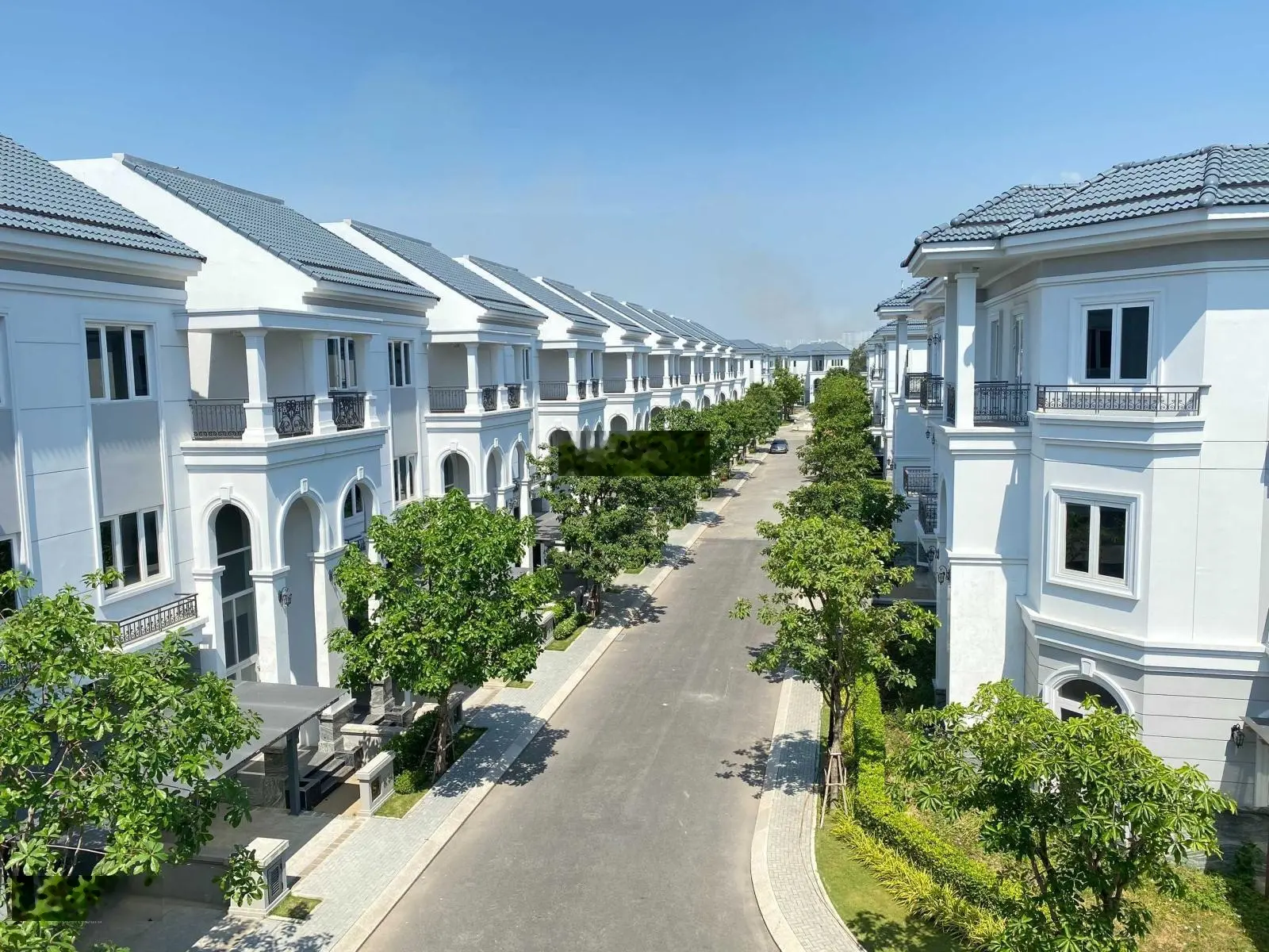 Bán nhanh căn nhà phố Sol Villas 132m2 giá 13.9 tỷ. Vị trí đẹp. LH: 0939968879