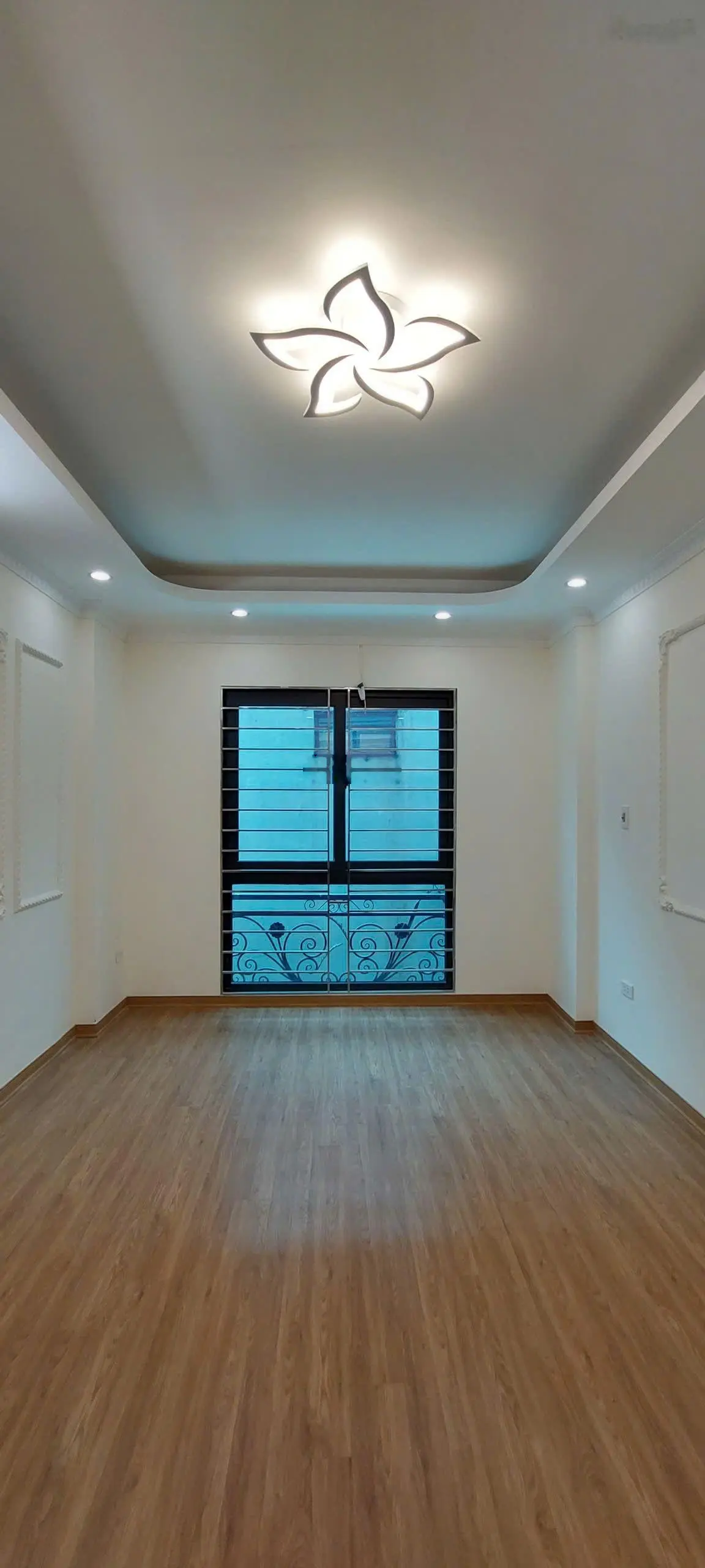 Nhà đẹp, đón tết giá rẻ 30m2 xây mới 5 tầng, gần đường ô tô tại ngõ 297 Phúc Lợi, Long Biên, Hà Nội