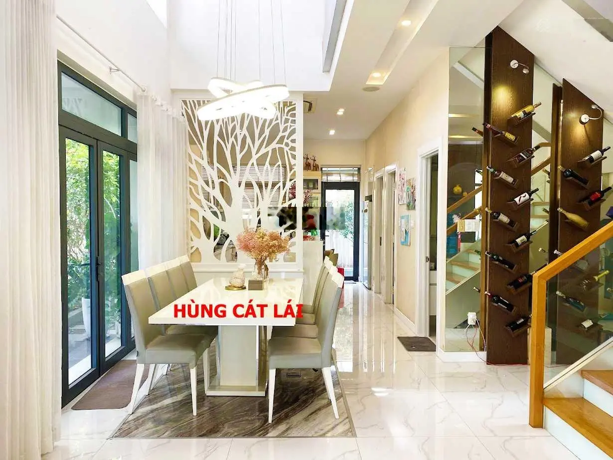 Bán biệt thự Phố Đông Village, DT 190m2, đường 20m, nhà hoàn thiện full nội thất, giá 22 tỷ, SHR