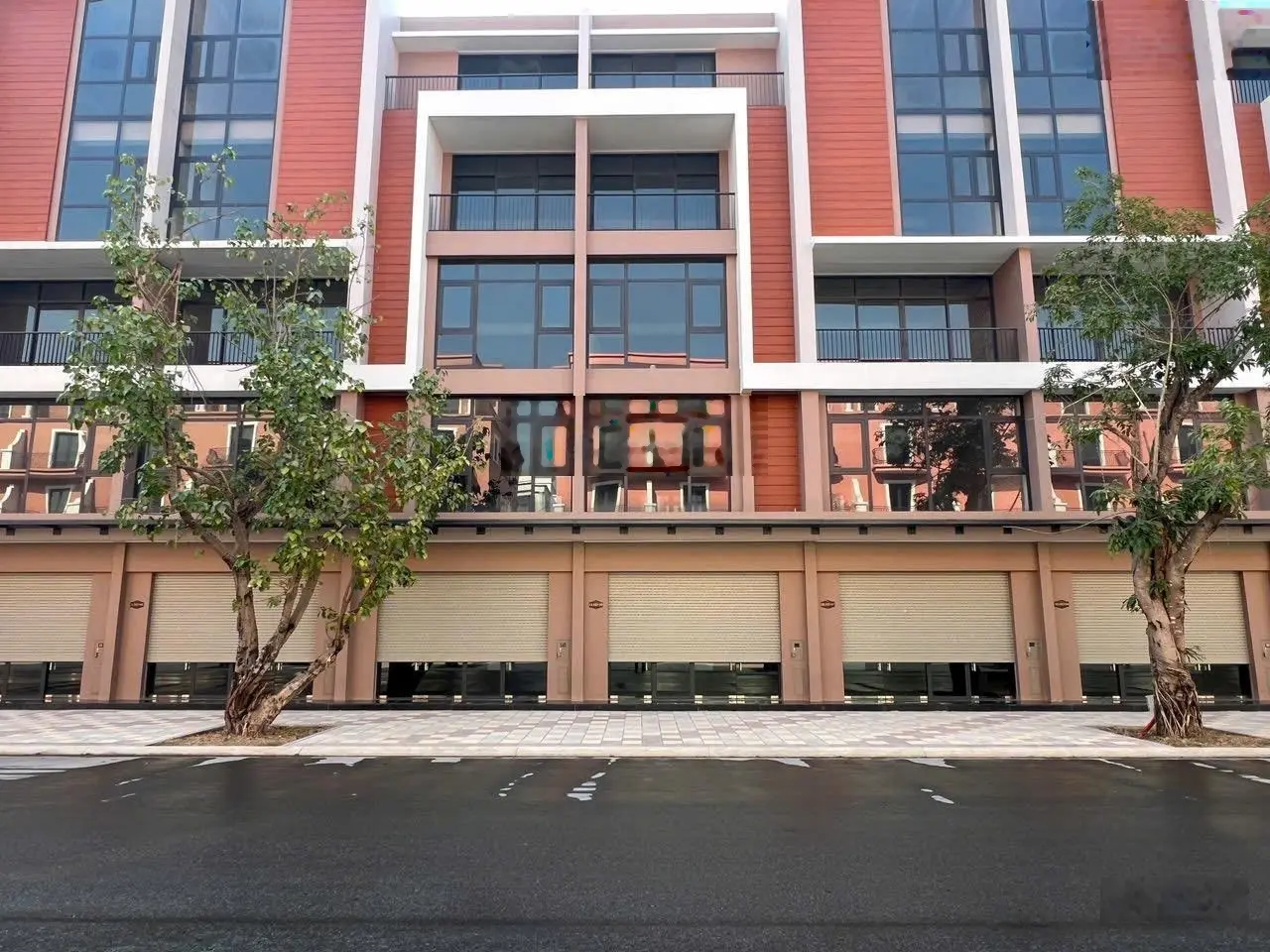 Siêu hot shophouse 70m2 đường lớn đại lộ Hừng Đông 25m chỉ nhỉnh 10 tỷ. Giá rẻ nhất Vin OceanPark 3