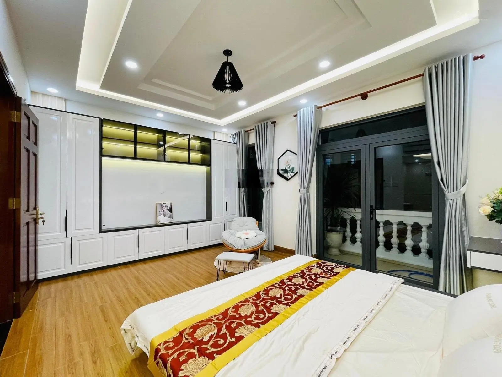 Tôi cần bán nhà đường hương giang, quận 10, giá: 4,89 tỷ/71,5m2, 1 trệt 2 lầu, 4pn, gần th bắc hải