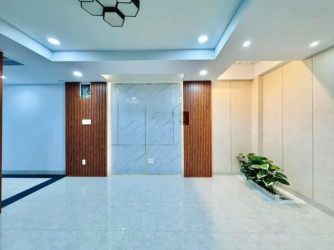 Chủ bán gấp nhà 75m2 ở Trần Văn Đang-Quận 3. Gần ga Sài Gòn, HĐ cho thuê 42 triệu. Giá 4tỷ050