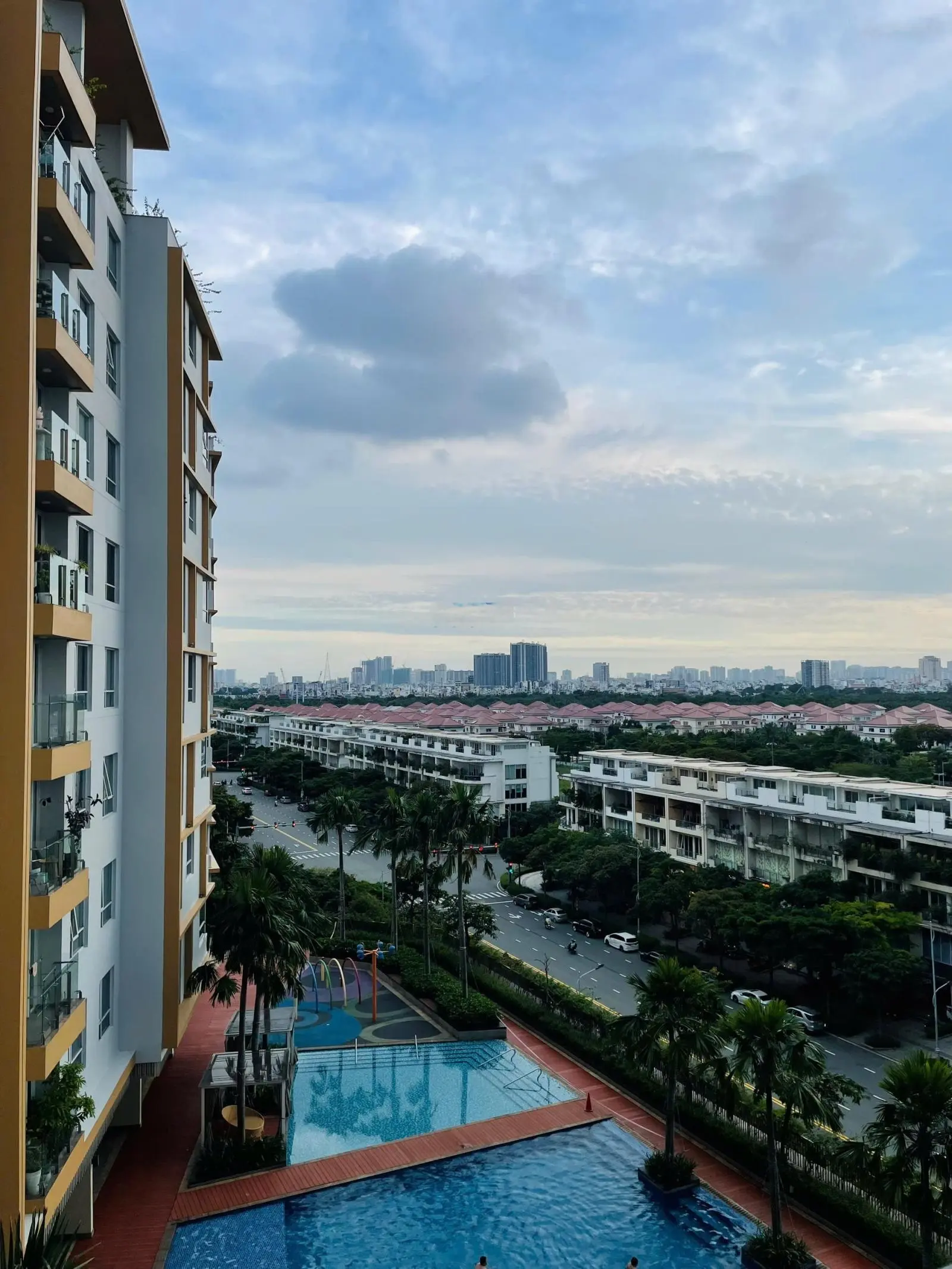 Chủ nhà cần bán gấp 2 phòng ngủ Sarimi View hồ bơi đẹp