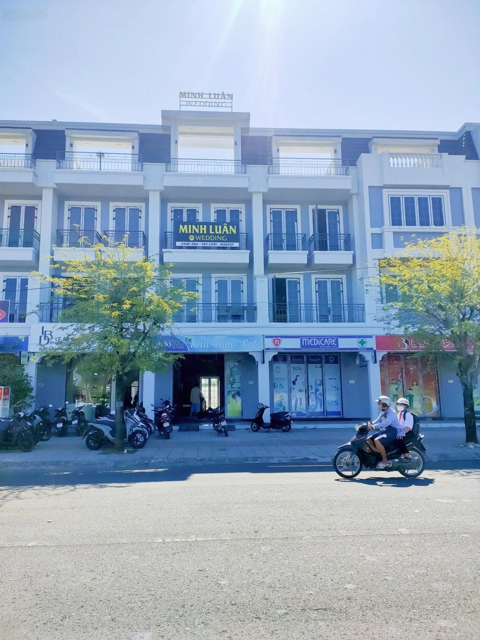 Bán shophouse đường 35m đối diện khu CN Đồng Xoài III - TP Đồng Xoài 3.2 tỷ - sổ hoàn công