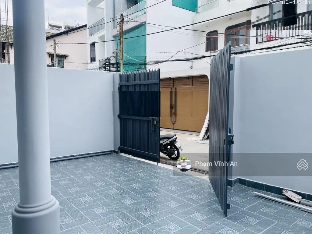 Biệt thự 3 tầng ngay trường Hoa Lư - 100m2 ngang 7,5m vuông vức - 6PN 6 WC, 12 tỷ TL mạnh