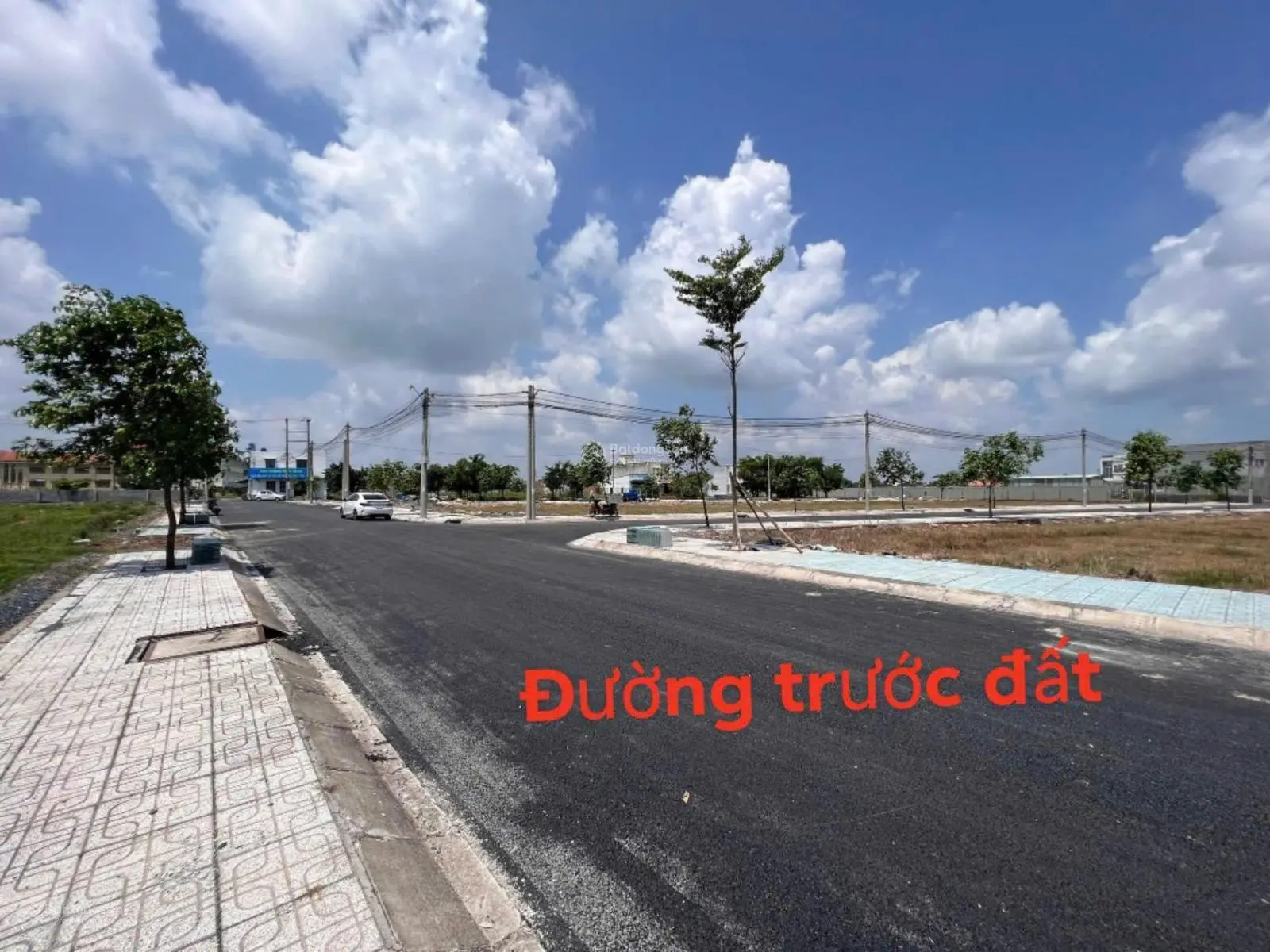 Bán đất 2 mặt tiền ngay chợ Long Cang DT 100m2 sổ sẵn đường lớn dân cư đông giá 960tr