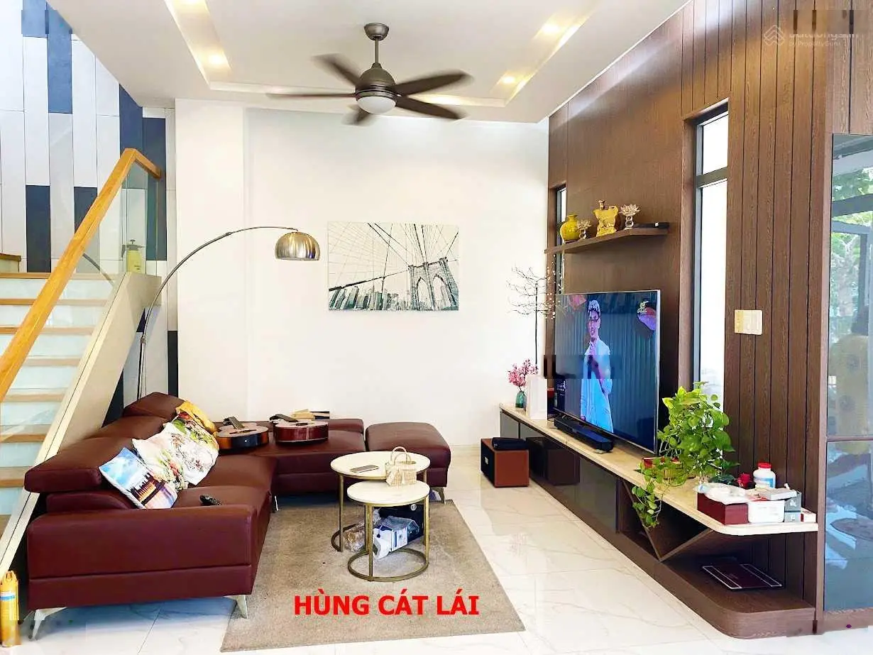 Bán biệt thự Phố Đông Village, DT 190m2, đường 20m, nhà hoàn thiện full nội thất, giá 22 tỷ, SHR