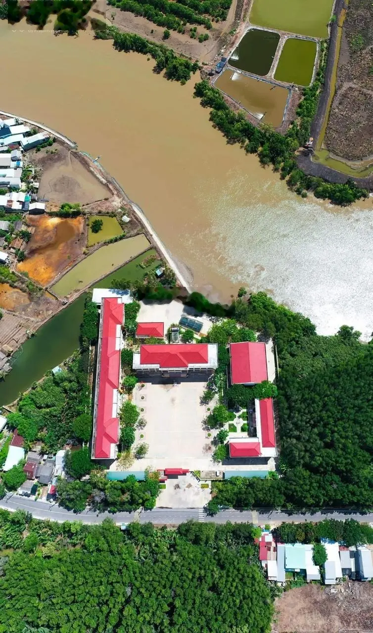 Không thể rẻ hơn! Đất 02 mặt tiền đường ô tô, view rạch lớn, quy hoạch tốt. Giá 1.xxx tr/m2